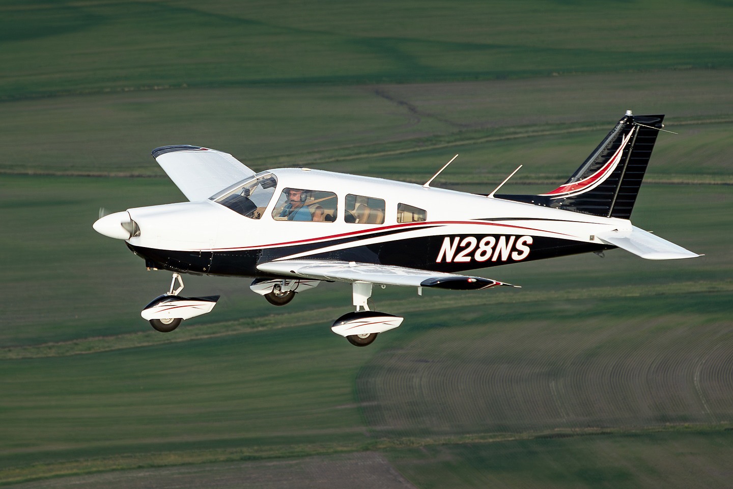 Piper Archer N28NS in daylight